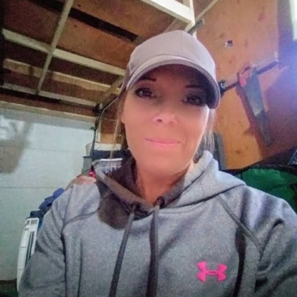 Meet your Posher, Katie - Picture 1 of 1